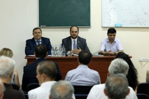 Արայիկ Հարությունյանն այցելել է Ա. Ալիխանյանի անվան ազգային գիտական լաբորատորիա
