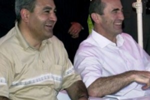 Ռոբերտ Քոչարյանի կալանքի փոփոխման ստորագրահավաքին միացել է Իշխան Զաքարյանը