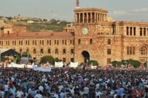 Live Feed: Pashinyan's "100 Days in Office" Rally in Yerevan