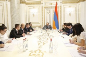 Վարչապետը վարեց  քննարկում ճանապարհաշինության ոլորտի հարցերի մասին