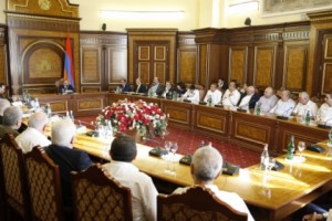 Վարչապետը թեթև արդյունաբերության ոլորտի ներկայացուցիչների քննարկել է բնագավառի 
զարգացման ուղիները
