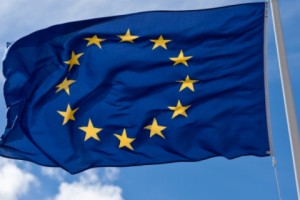 Эксперты: усилия ЕС по борьбе с отмыванием денег нужно централизовать
