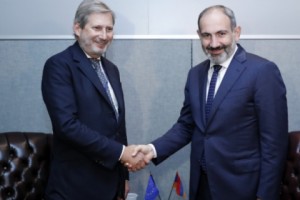 Nikol Pashinyan and Johannes Hahn Discuss Expanding EU-Armenia Relations