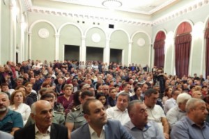 Ալավերդու  պղնձաձուլական գործարանում կատարված տեսչական ստուգումների 
արդյունքների 
հանրային քննարկմանը համայնքի ղեկավար Սասուն Խեչումյանը չէր ներկայացել