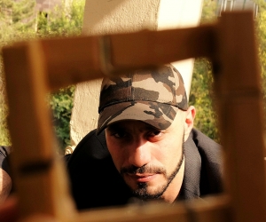 Բալկոնում Արթուրո Սայանն է