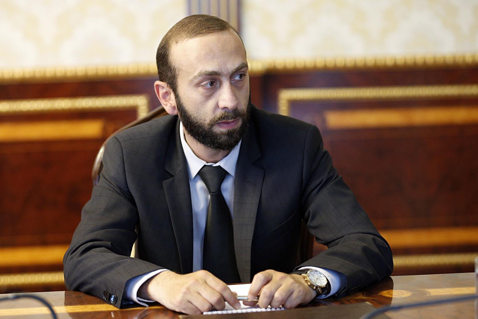 Арарат Мирзоян о назначении Унана Погосяна: “Второй шанс должны иметь все”