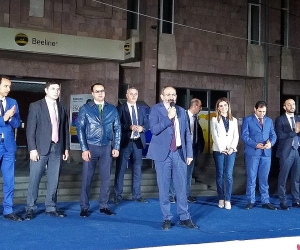 Никол Пашинян прибыл в Эчмиадзин поддержать кандидата на пост мэра Диану Гаспарян