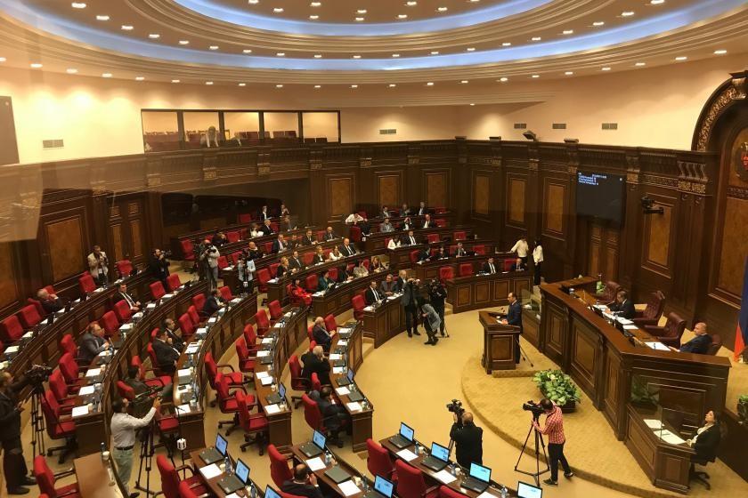 Фракции “Царукян” и “Елк” инициировали сбор подписей с целью созыва внеочередного заседания для обсуждения Избирательного кодекса