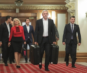 Romania’s Dragnea Mocks Journalists with Doughnuts