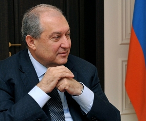 Արմեն Սարգսյանը մի շարք անձանց ներման խնդրագրերի վերաբերյալ հրամանագիր է ստորագրել