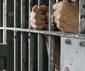 Депутаты НС посетили проводящего голодовку пожизненно заключенного