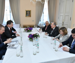 Արմեն Սարգսյանը հանդիպել է Լատվիայի նախագահին