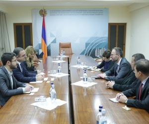 Armenian Economic Development Minister Discusses Government's Program with EIB Delegation