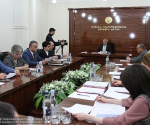 Աշոտ Ղուլյանը հրավիրել է աշխատանքային խորհրդակցություն
