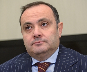 Петр Авен и посол Армении поручились за партнера Калви в Baring Vostok