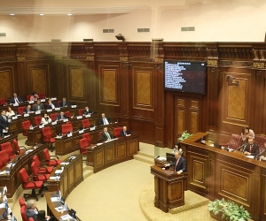 Депутат фракции “СА” - премьер-министру: “Исходя из чего было решено, что брат Сержа Саргсяна, подарив 18,5 млн драмов, может наслаждаться отдыхом в Испании?”