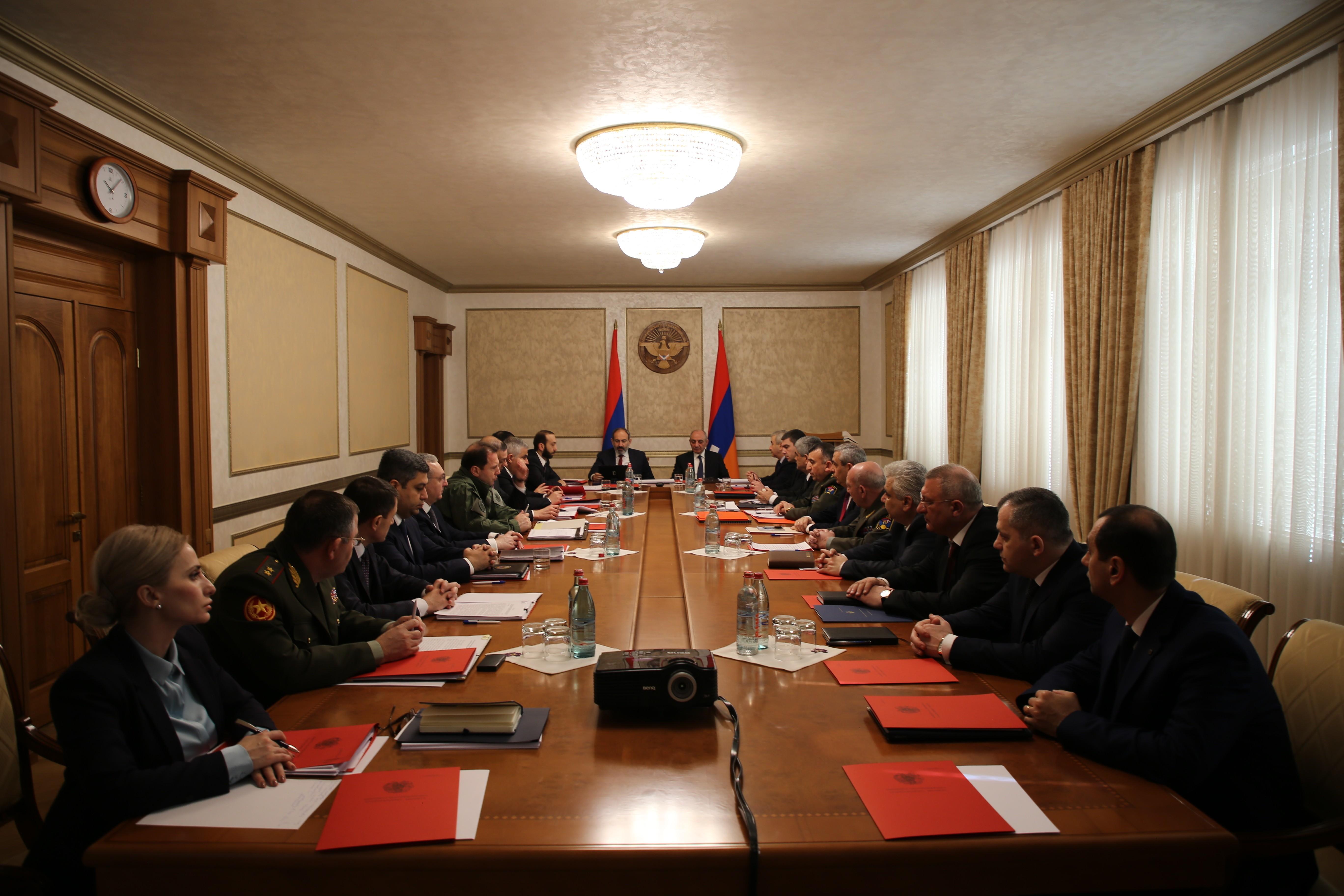 Под сопредседательством Никола Пашиняна и Бако Саакяна состоялось совместное заседание Советов безопасности Армении и Арцаха