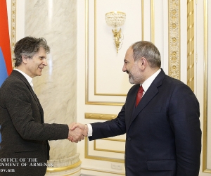 Премьер-министр принял американского бизнесмена армянского происхождения, мецената Джеймса Туфенкяна