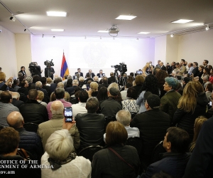 Pashinyan Describes Aliyev Meeting as "Positive", Despite Lack of Breakthrough in Karabakh Negotiations