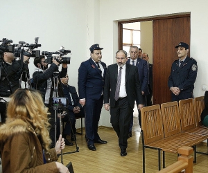 Никол Пашинян явился в суд в качестве свидетеля по делу Артура Айвазяна