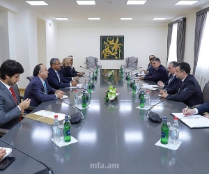 Զոհրաբ Մնացականյանը հանդիպել է Արաբական Միացյալ Էմիրությունների պետնախարար Ահմեդ Ալի Ալ-Սայեղի հետ