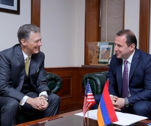Armenian Defense Minister and U.S. State Department Official Discuss Defense Cooperation