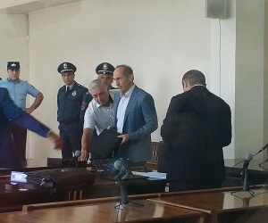 Լարված իրավիճակ դատարանում. Ռոբերտ Քոչարյանի մասնակցությամբ քննվում է նրա խափանման միջոցի հարցը