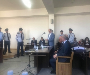 Бако Саакян и Аркадий Гукасян дали личное поручительство за освобождение Роберта Кочаряна