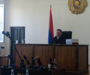 Ռոբերտ Քոչարյանի գործով դատավորը հեռացավ խորհրդակցական սենյակ՝ նրա խափանման միջոցի.գործով որոշում կայացնելու