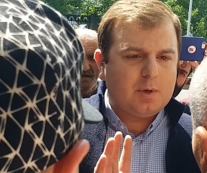 Адвокату Армена Геворкяна не разрешили пройти в здание суда. Он представит сообщение о преступлении