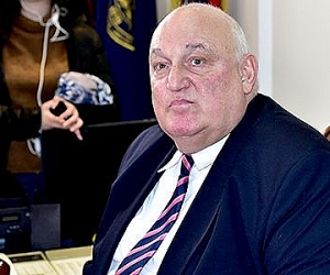 Подал в отставку ректор ЕГУ Арам Симонян