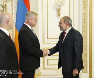 Armenian Prime Minister Meets with Top Pick for Next CSTO Leader