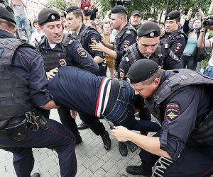Hundreds Arrested in Moscow Golunov March After Release