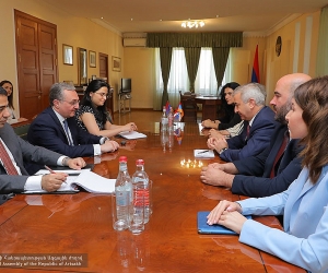 Աշոտ Ղուլյանն ընդունել է Զոհրաբ Մնացականյանին