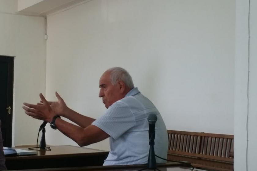 «Ֆլեշի Բարսեղ» մականունով հայտնի Բարսեղ Բեգլարյանը հարցեր ուղղեց իր դեմ ցուցմունք տված Արման Մկրտումյանին