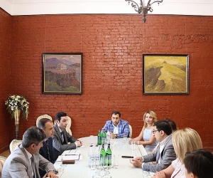 Diaspora Comissioner Meets with Armenian Businesspeople in Moscow
