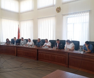 ԲԴԽ-ն հեռացավ խորհրդակցական սենյակ՝ Նախշուն Տավարացյանի լիազորությունների դադարեցման հարցով որոշում կայացնելու