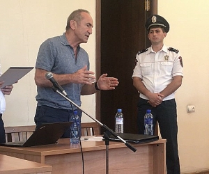 Ռոբերտ Քոչարյան. «Մեկ տարի է՝ ոտնահարվում են իմ իրավունքները, և ոտնահարվում են լկտի ձևով»