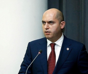 Արմեն Աշոտյանի նախկին վարորդին ու օգնականին մեղադրանք է առաջադրվել