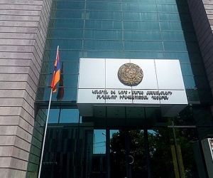 Դատարանն արդարացրել է առանձնապես խոշոր չափի կաշառք ստանալու մեջ մեղադրվող ՔԿ Էրեբունու քննչական բաժնի պետի տեղակալին