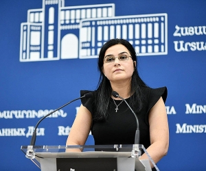 ԱԳՆ մամուլի խոսնակ Աննա Նաղդալյանի ճեպազրույցը լրագրողների հետ