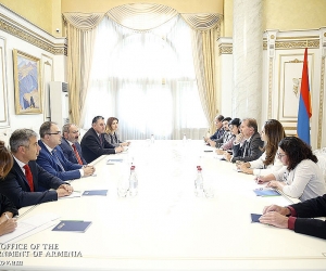 Վարչապետն ընդունել է Ֆրանսիա-Հայաստան բարեկամական խմբի եւ Ֆրանսիա-Արցախ բարեկամության շրջանակի պատգամավորական պատվիրակություններին