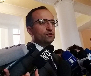 Արսեն Թորոսյանը խոսեց հիվանդանոցում գտնվող սպա Արա Մխիթարյանի, Մանվել Գրիգորյանի առողջական վիճակի և իր հասցեին հնչող մեղադրանքների մասին