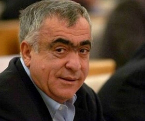 Александр Саргсян обжаловал решение о наложении ареста на свое имущество. Суд удалился в совещательную комнату