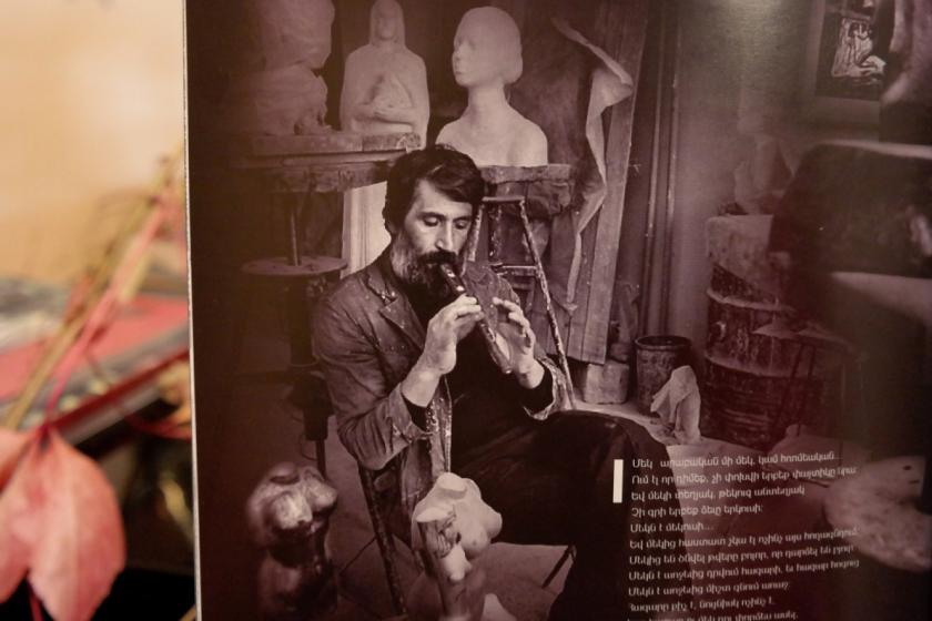 Հավերժի ճամփորդը. տպագրվել է գյումրեցի քանդակագործ Զավեն Կոշտոյանին նվիրված պատկերագիրք