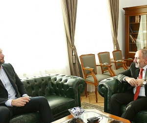 Премьер-министр и Алексис Оганян обсудили вопросы развития IT-сферы в Армении