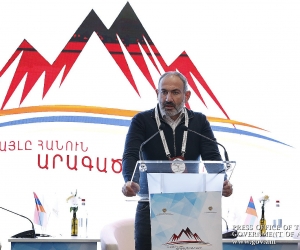 Նիկոլ Փաշինյանը մասնակցում է «Իմ քայլը հանուն Արագածոտնի մարզի» համաժողովին