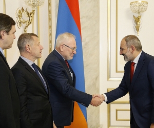 Pashinyan Discusses Peace Preparedness with Visiting Minsk Group Co-Chairs
