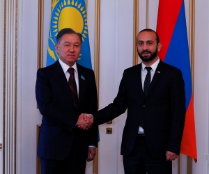 Արարատ Միրզոյանը հանդիպել է Ղազախստանի Մաժիլիսի նախագահի հետ