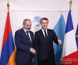 Никол Пашинян в рамках Парижского форума мира провел беседу с президентом Франции Эммануэлем Макроном
